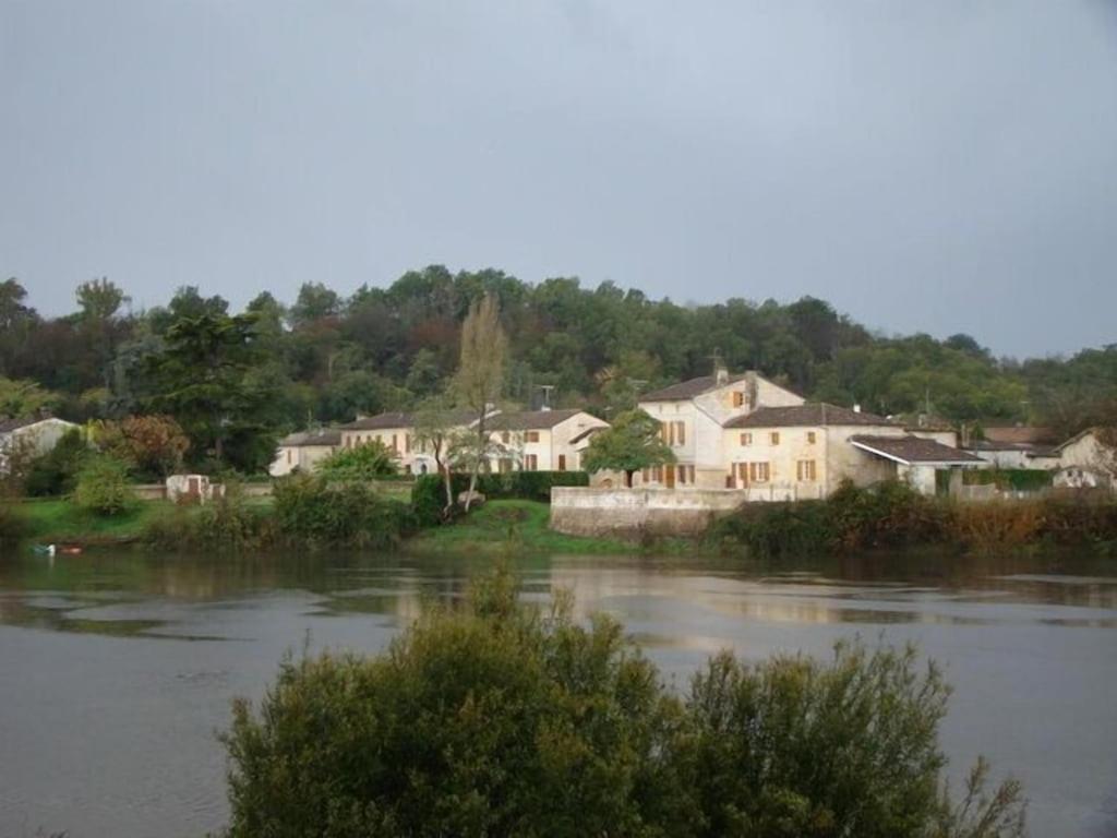 Vila Gironde Style House Bordering The River Sainte-Terre Exteriér fotografie